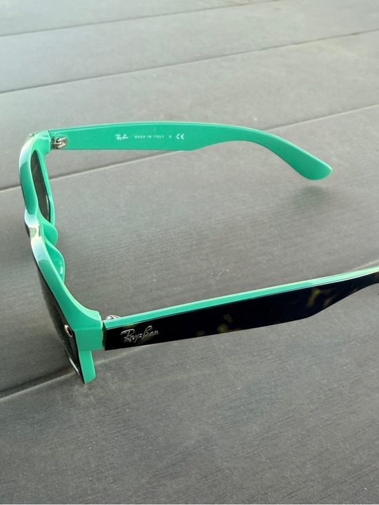 Ray-Ban Other - Ray-Ban Wayfarer Sunglasses in Mint Green and Black